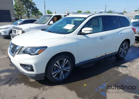 2018 Nissan Pathfinder Platinum из США, поврежденный, VIN 5N1DR2MM5JC609208